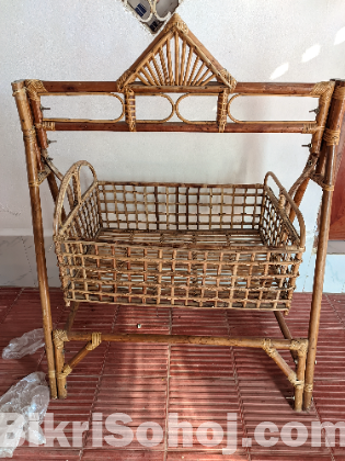 বেতের দোলনা